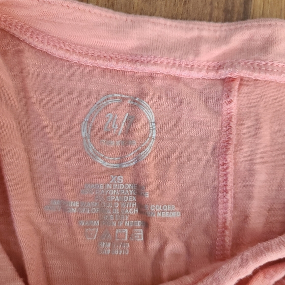 Maurices soft v-neck tee - Picture 2 of 3